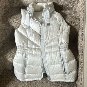 Athleta Banner Peak Down Vest. size medium. Tunic length.